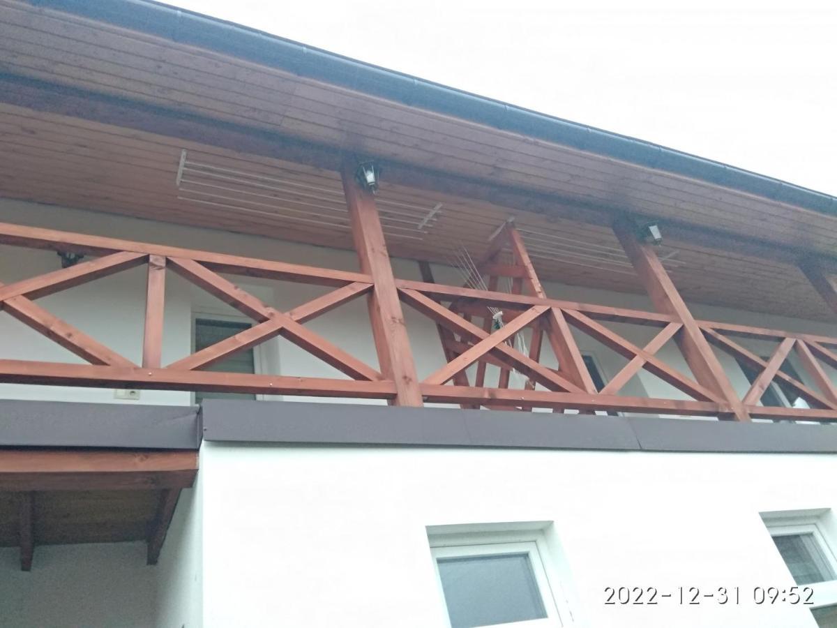 Nestg Guest House Pilipets Zewnętrze zdjęcie